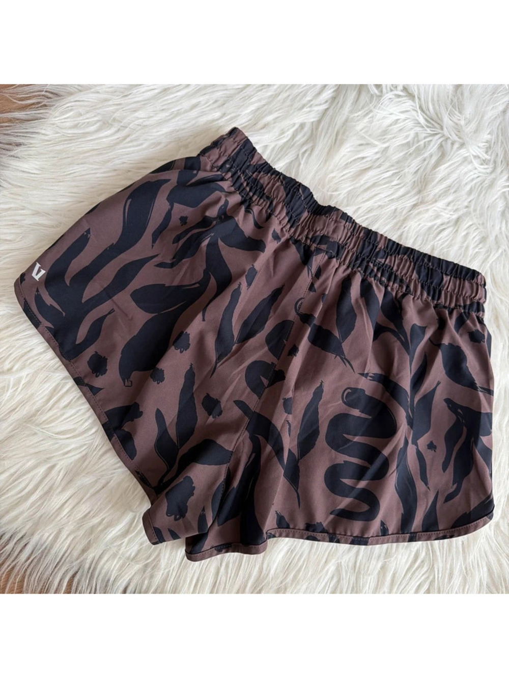 Cori shorts size S